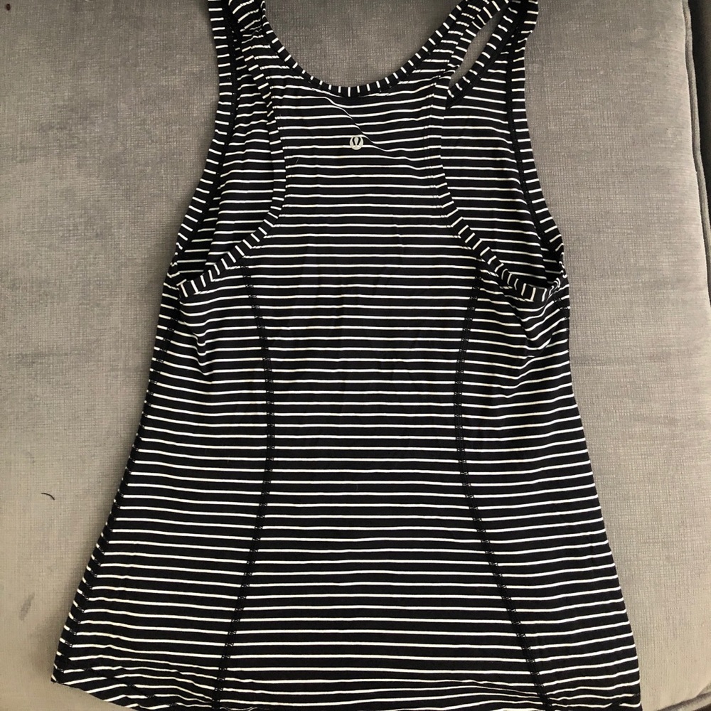 Lululemon workout top